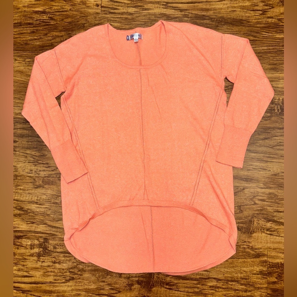 Jennifer Lopez Lightweight Hi-Low Sweater Size Medium